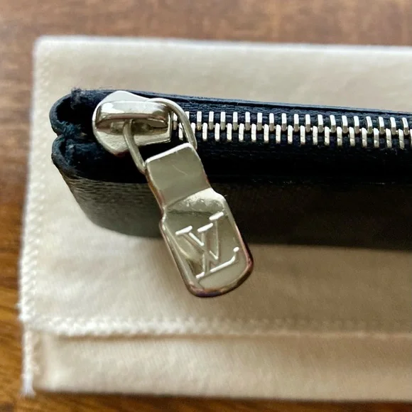 Damier Graphite Canvas Key Pouch - Picture 3 of 5